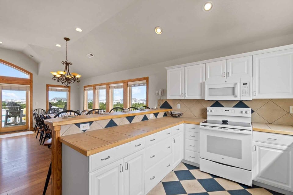 Surf-or-Sound-Realty-956-Serendipity-Kitchen-2