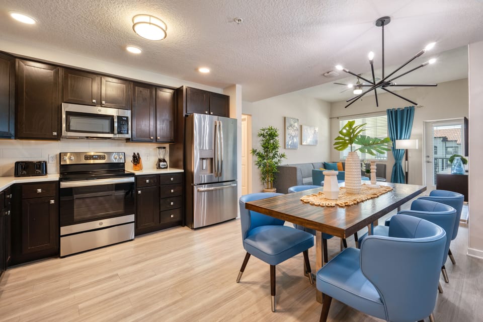 Open kitchen and dinning area