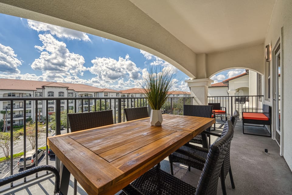 Huge Veranda with dinning table and  sitting area