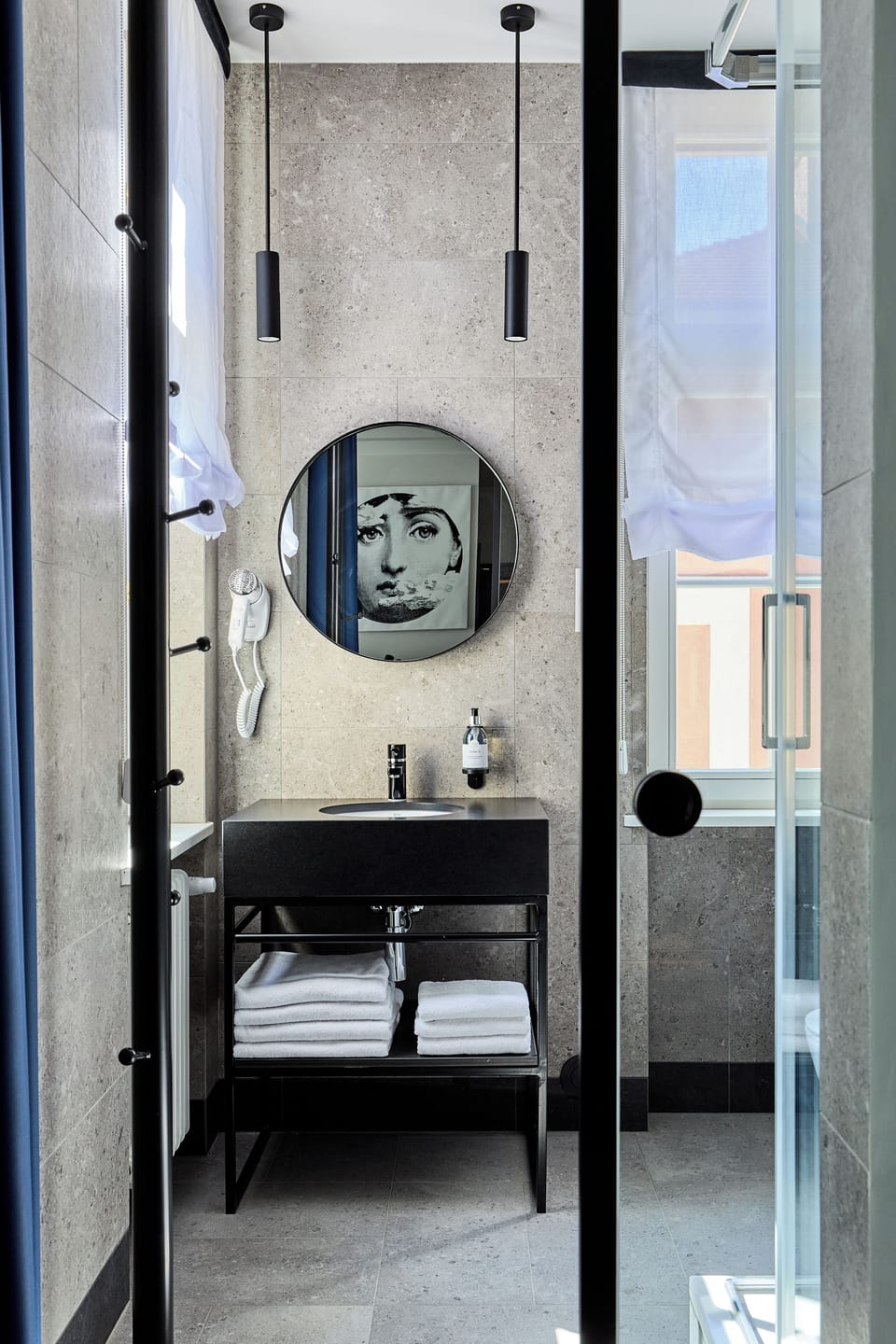 Superior Room, 1 Twin Bed, Non Smoking | Bathroom | Shower, rainfall showerhead, free toiletries, hair dryer