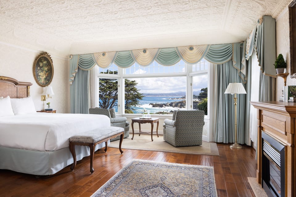 Superior Room, 1 King Bed, Fireplace, Sea View | Hypo-allergenic bedding, free WiFi, bed sheets