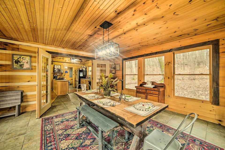 Dining Area | Dishware & Flatware