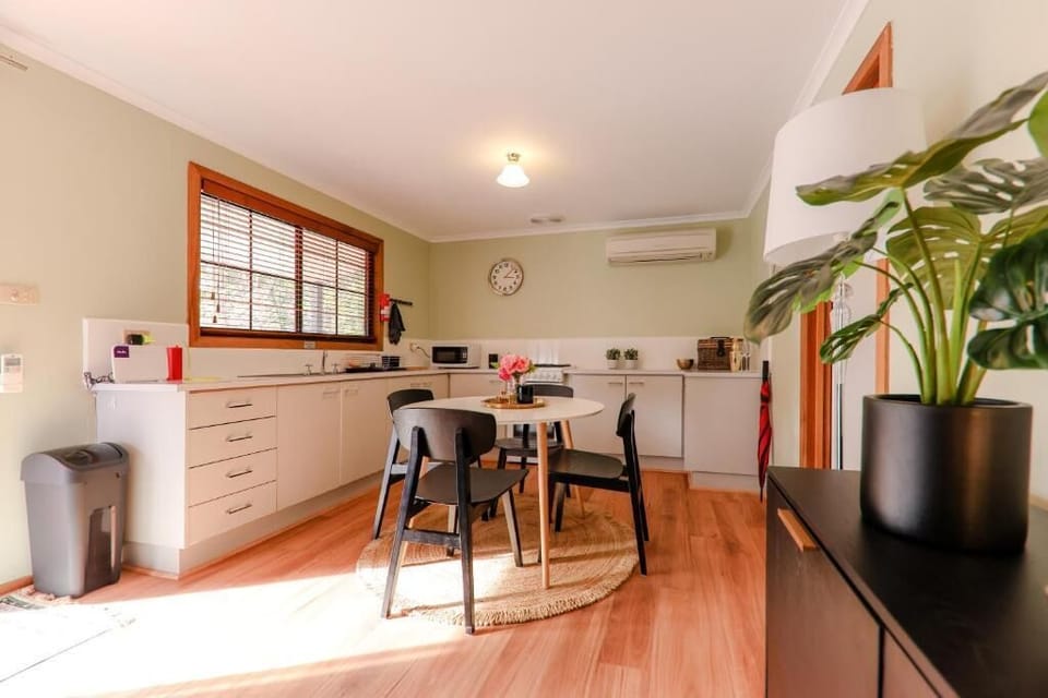 Premium House, 3 Bedrooms | Private kitchen | Full-size fridge, microwave, oven, stovetop