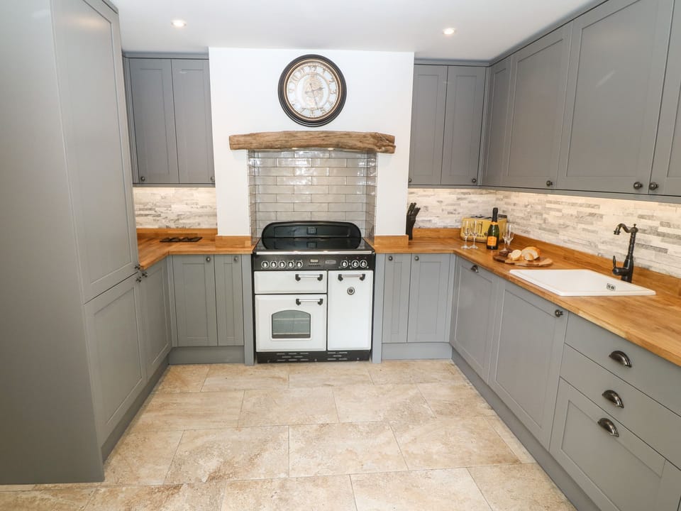 Cottage | Interior