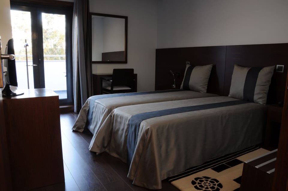 Desk, blackout drapes, soundproofing, cribs/infant beds