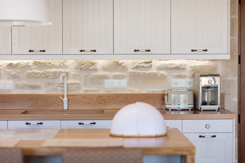 Exciting kitchen details.