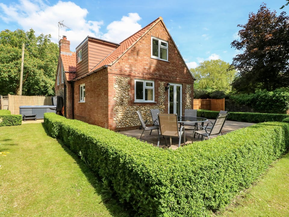 Cottage | Front of property