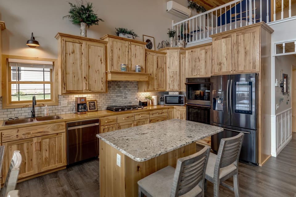 Gorgeous, fully equipped kitchen! 
