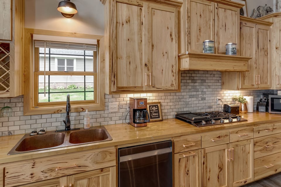 Gorgeous, fully equipped kitchen! 