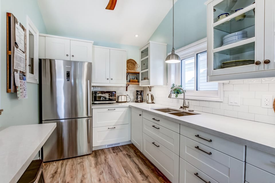 Drip Coffee Maker and coffee provided - Blue Pearl - Niagara Holiday Rentals - Niagara-on-the-Lake
