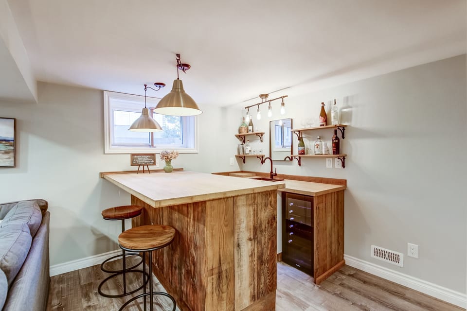 Bar in the basement with wine fridge (BYOB) - Blue Pearl - Niagara Holiday Rentals - Niagara-on-the-