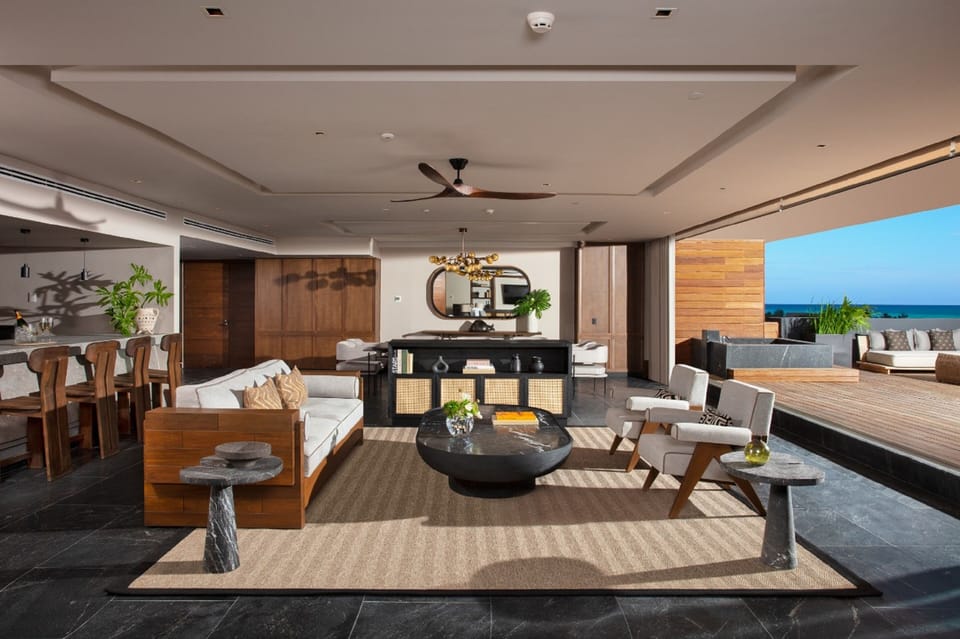 The Stellar Presidential Penthouse | Premium bedding, minibar, in-room safe, blackout drapes