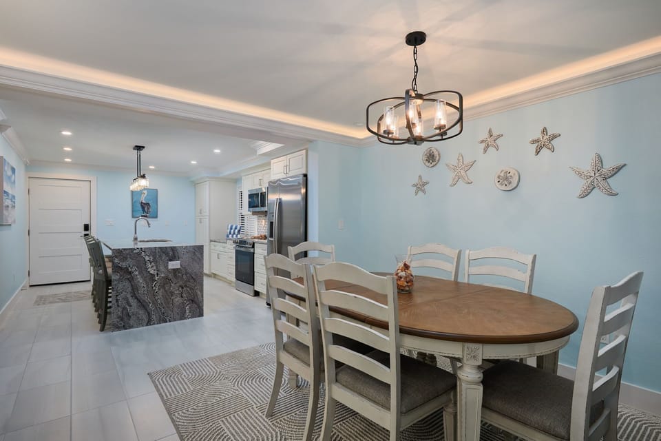 Dining / Full Kitchen with island.