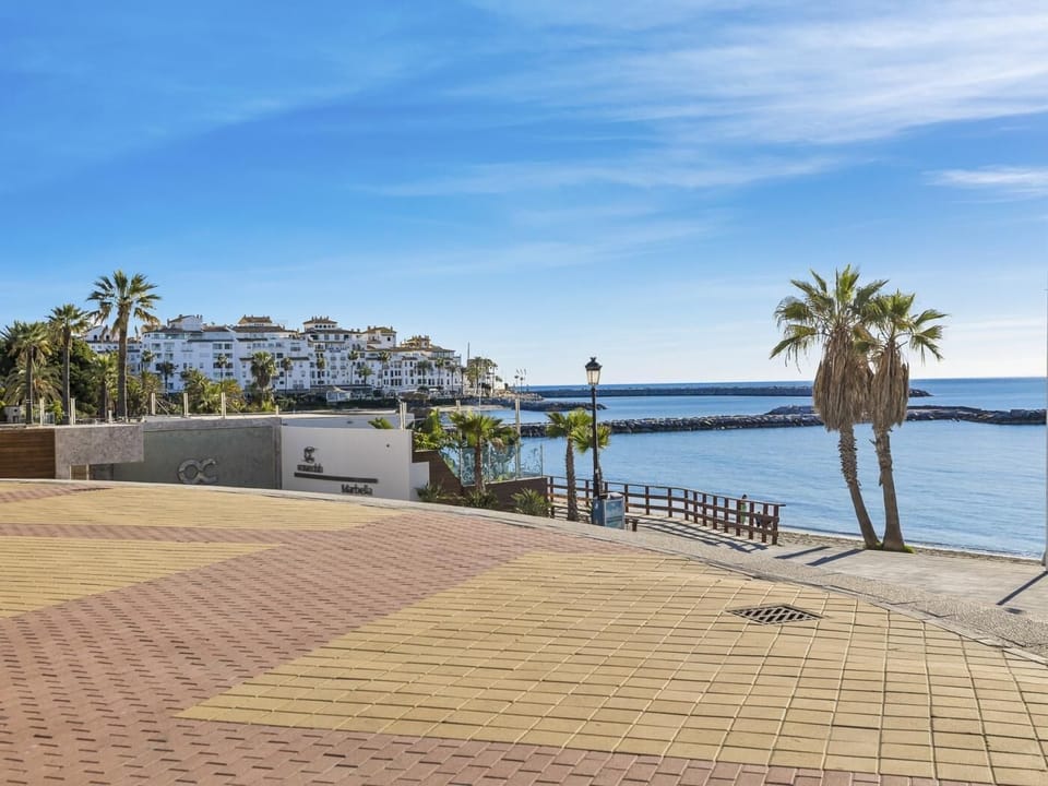 Beach/ocean view