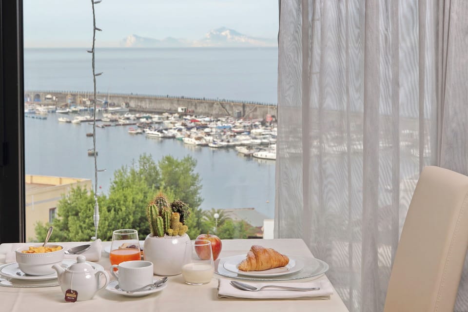 Continental breakfast for a fee on weekdays