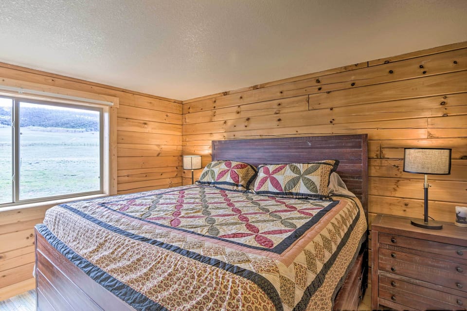 Bedroom 1 | King Bed