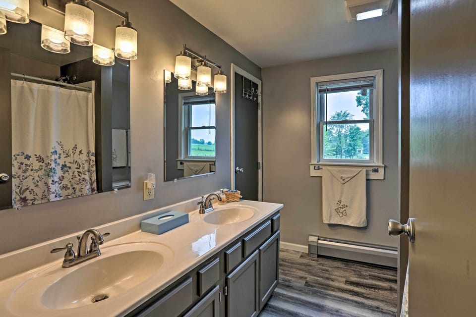 Full Bathroom