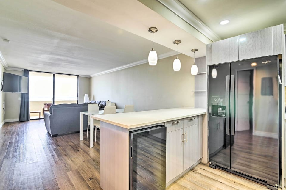 Kitchen | Fully Equipped | Dishware/Flatware | Pots/Pans