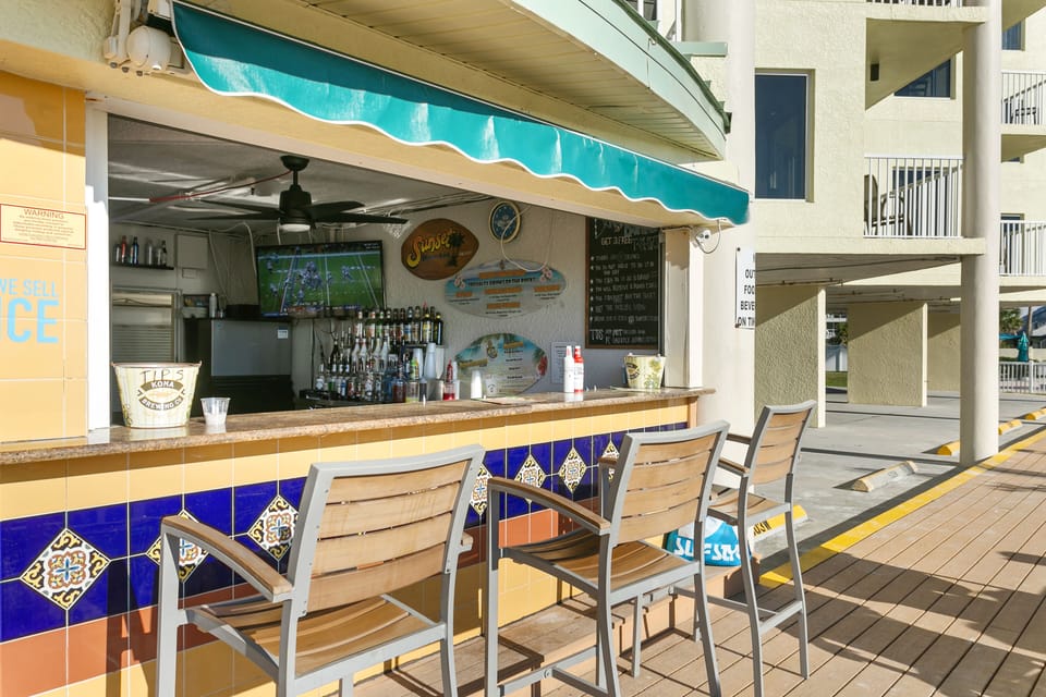Poolside Tiki Bar