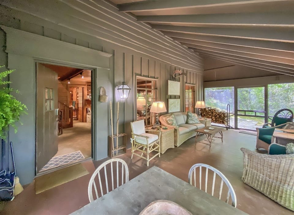 Screened Porch, Main Level