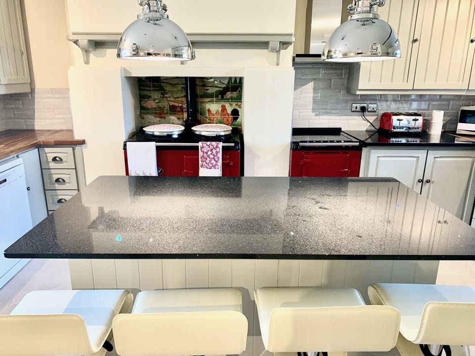 Farmhouse Kitchen (AGA for display only)