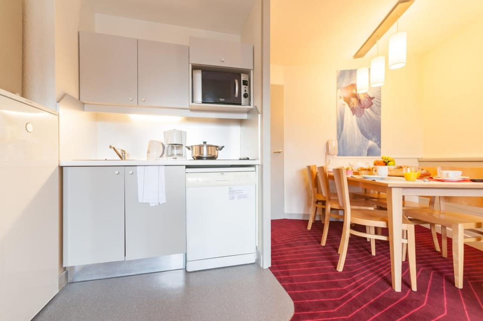 Basic Apartment, Ensuite, Mountain View (App 621) | Private kitchenette | Full-size fridge, microwave, oven, dishwasher