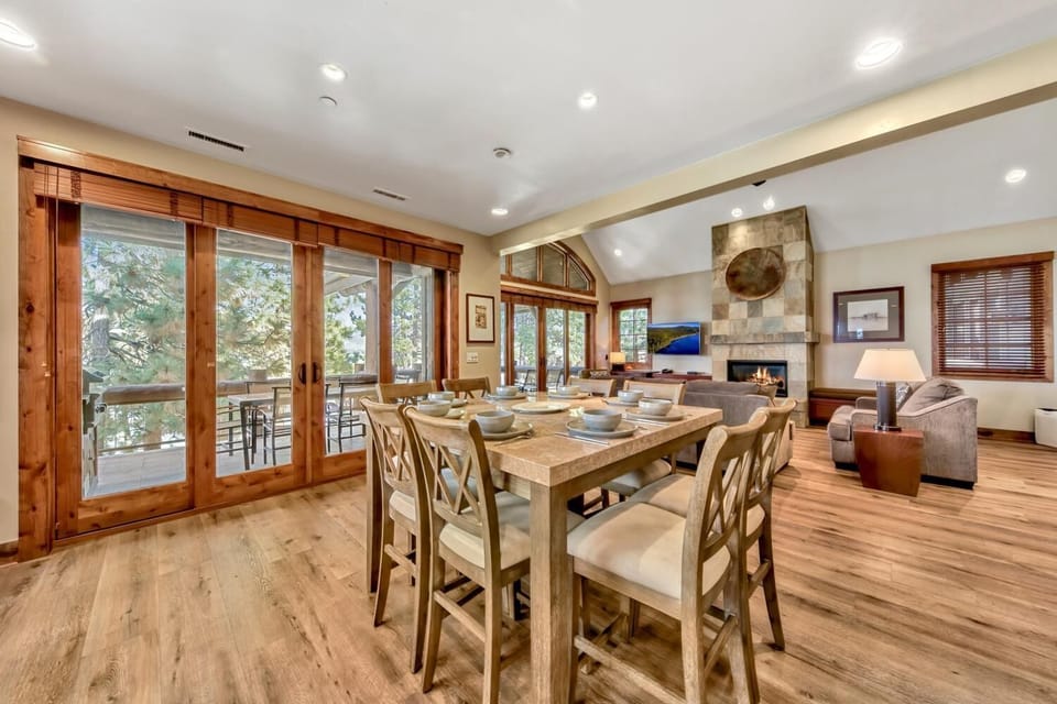 The dining table is just steps from the kitchen.