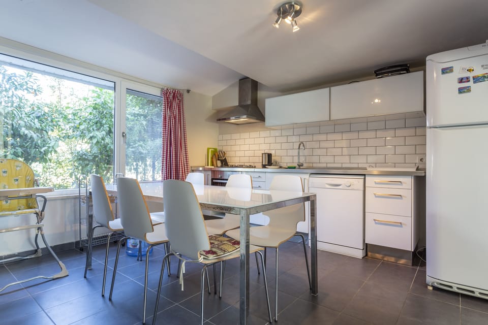 Family Villa | Private kitchen | Fridge, microwave, oven, stovetop