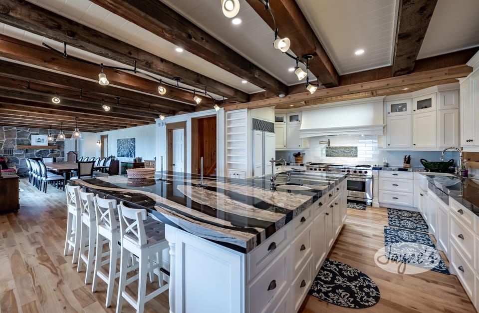 Main Kitchen &amp; Bar Seating