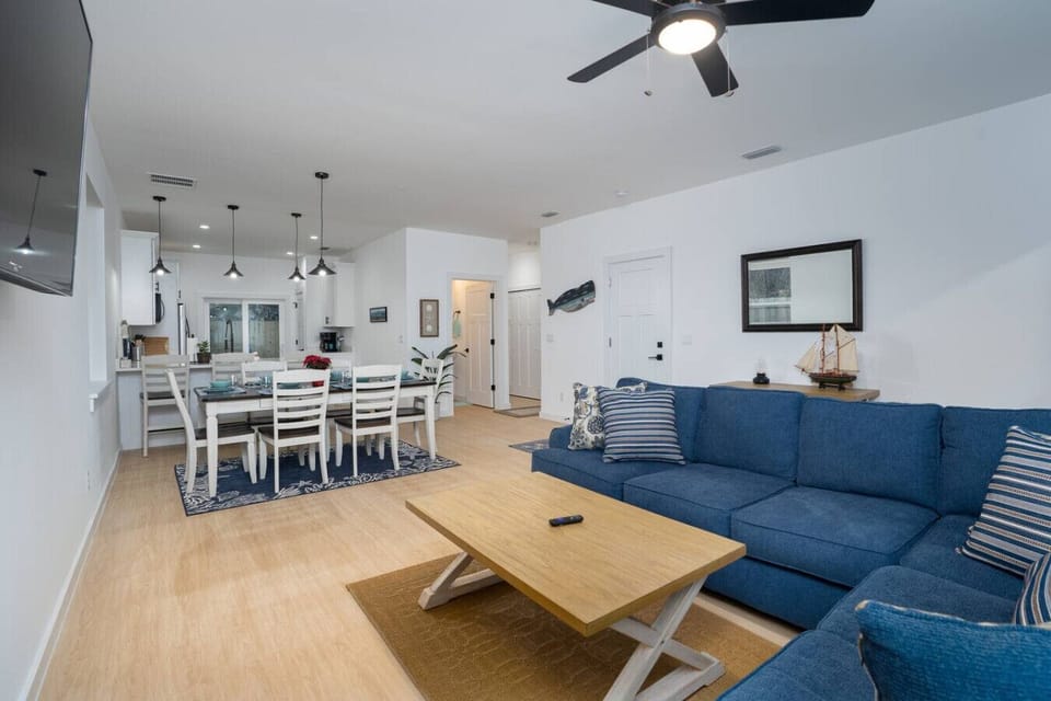 Large open floor plan for family gatherings!