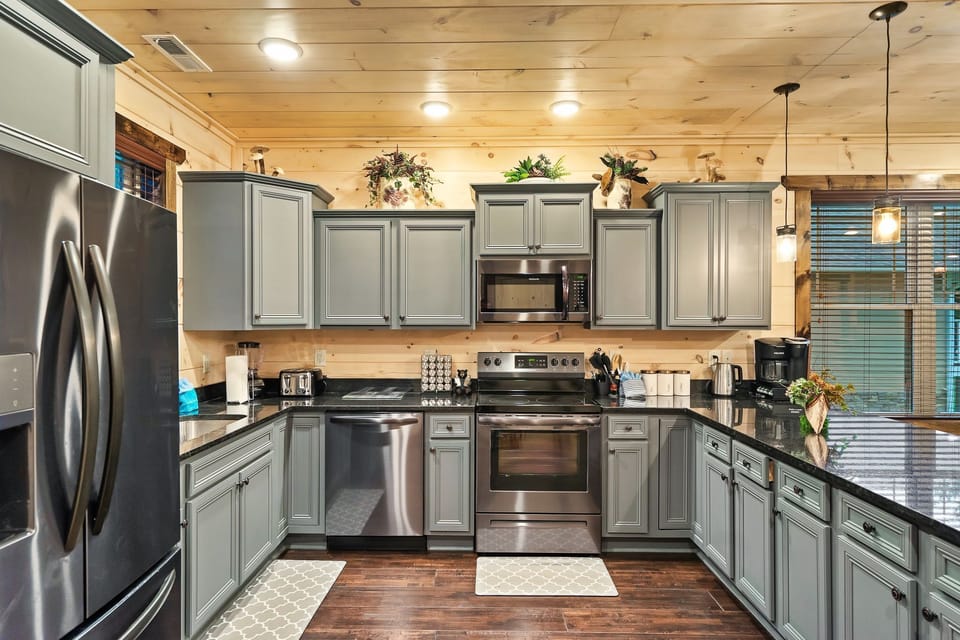 Stocked kitchen with all stainless appliances