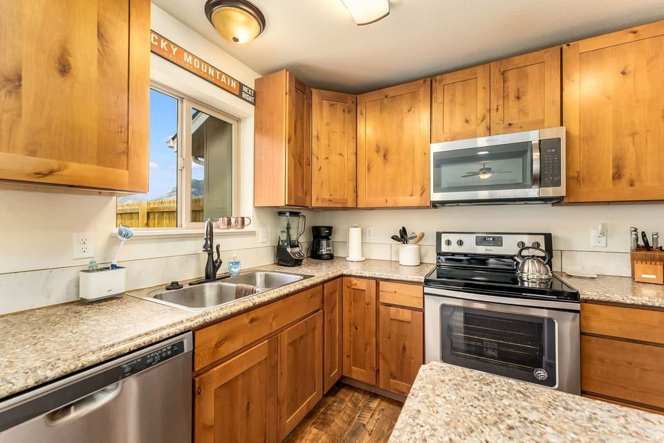 Condo, 2 Bedrooms | Private kitchen | Coffee/tea maker, fridge, oven, toaster