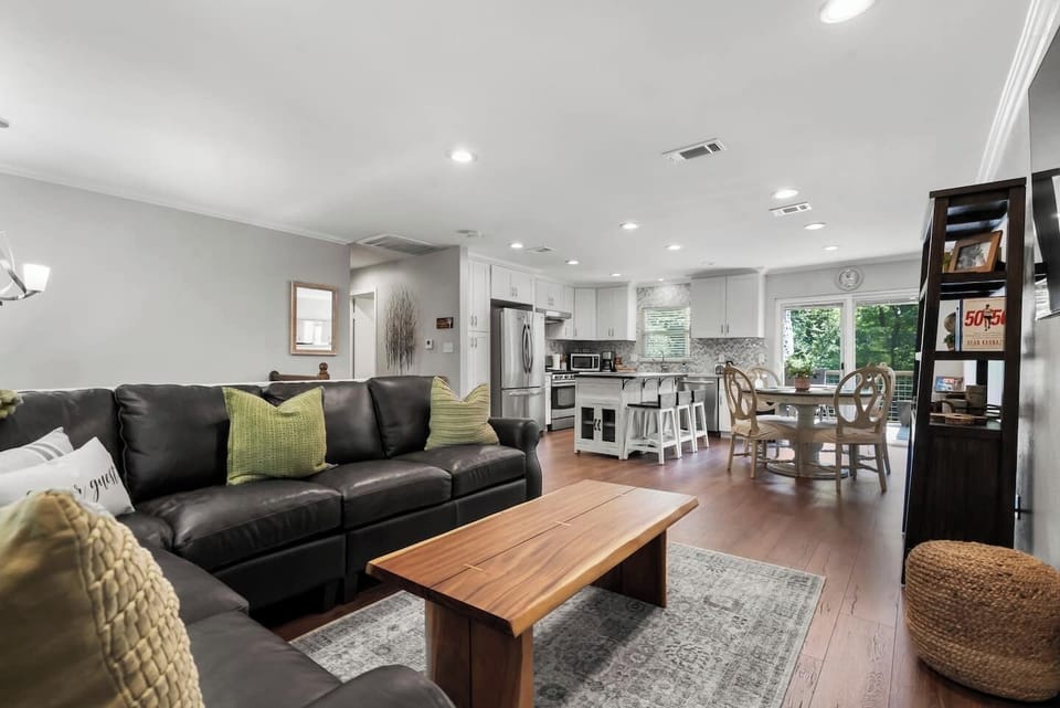 Comfortable open concept living room and kitchen