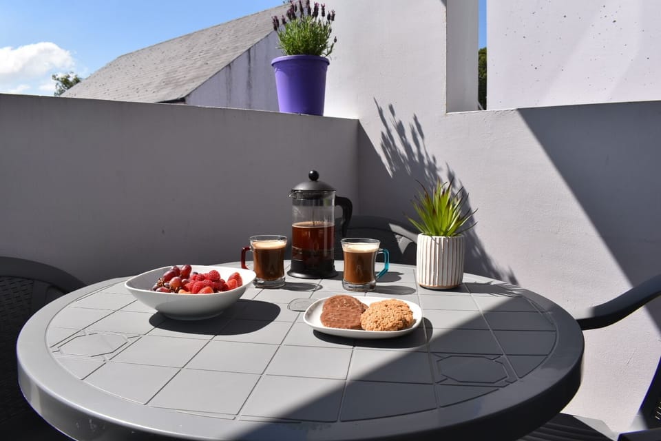 Enjoy the afternoon sun on the south facing balcony
