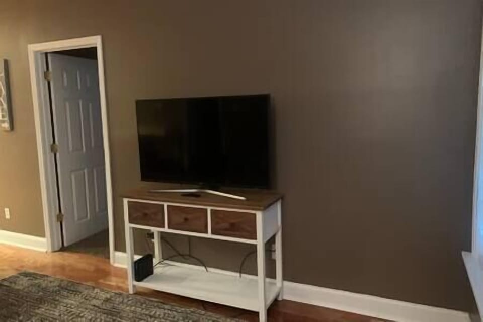 Large screen tv with cable and WiFi 