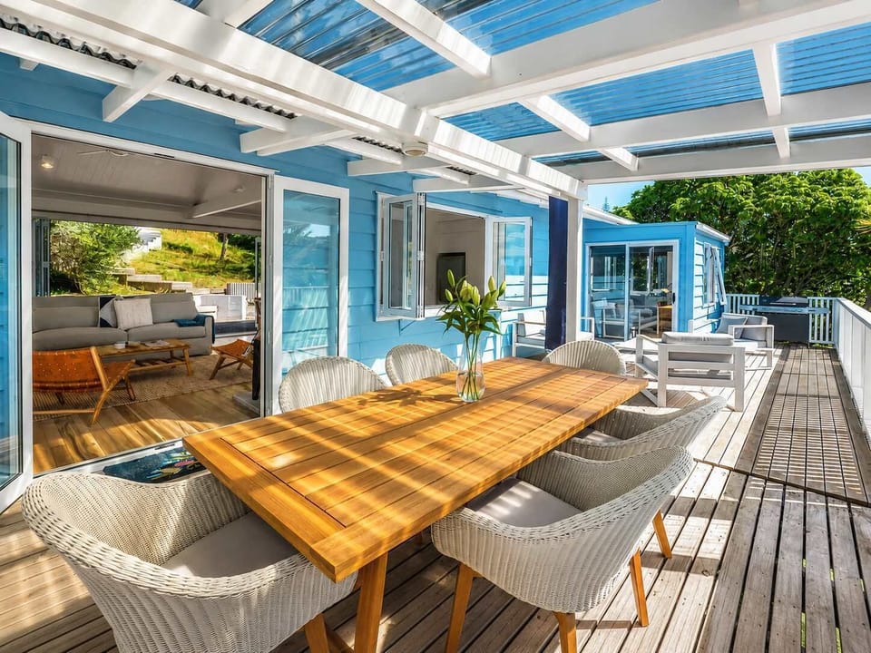 Outdoor Entertaining Area with BBQ