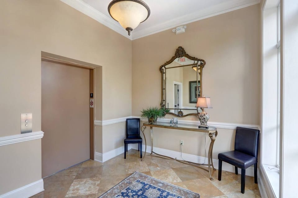 Lobby with elevator