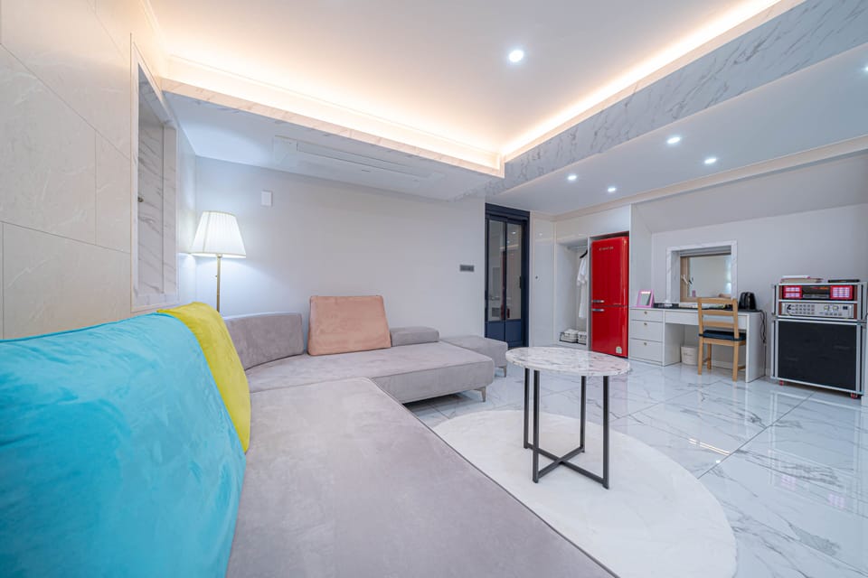 Family Triple Room, Multiple Beds | Desk, soundproofing, free WiFi, bed sheets