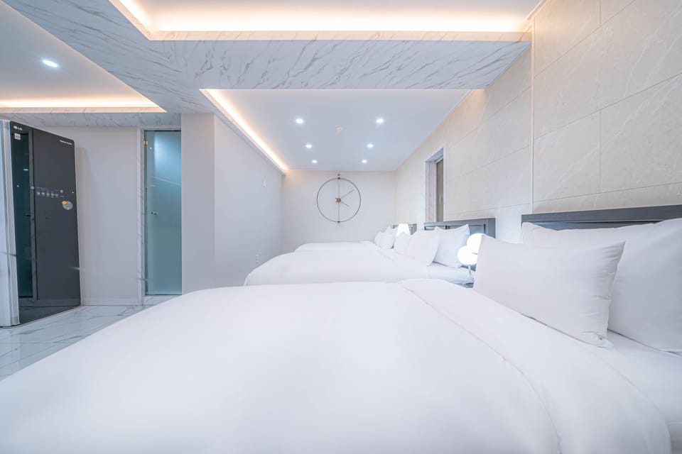 Family Triple Room, Multiple Beds | Desk, soundproofing, free WiFi, bed sheets