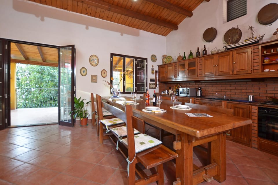 Family Villa, Multiple Bedrooms, Mountainside (Villa Torres) | Private kitchen | Fridge, microwave, oven, stovetop