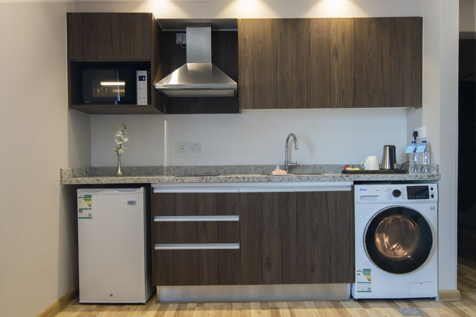 Superior Suite | Private kitchenette | Coffee/tea maker, electric kettle