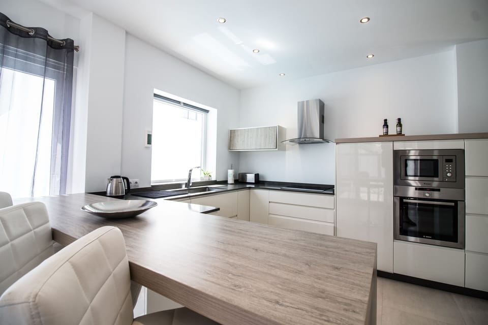 breakfast bar