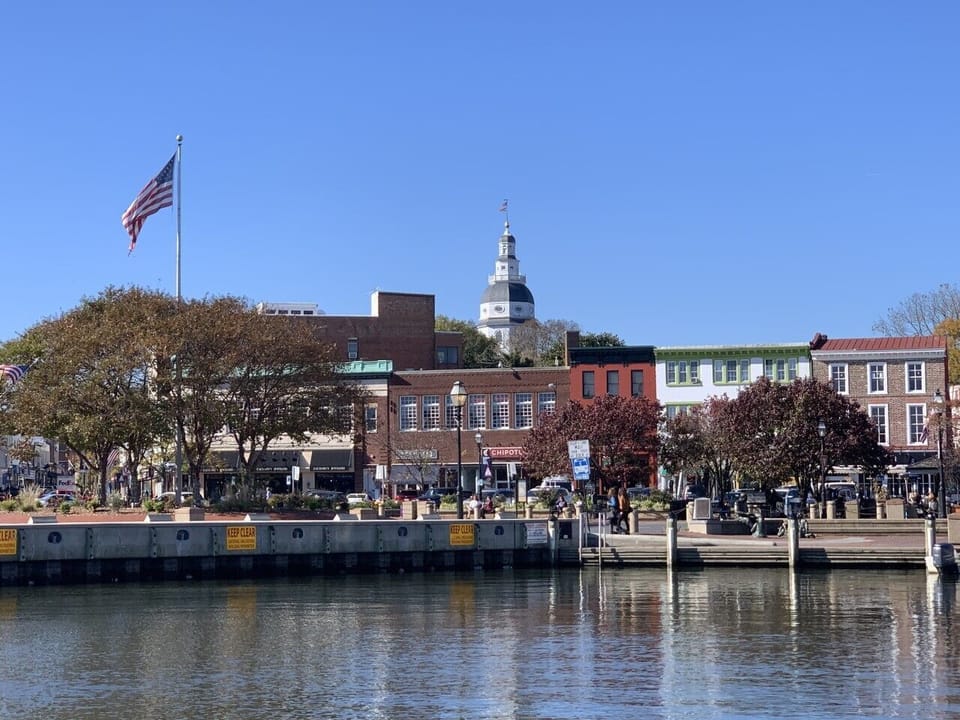 Let Captain Andy show you Annapolis by water-Ego Alley/Annapolis State Building