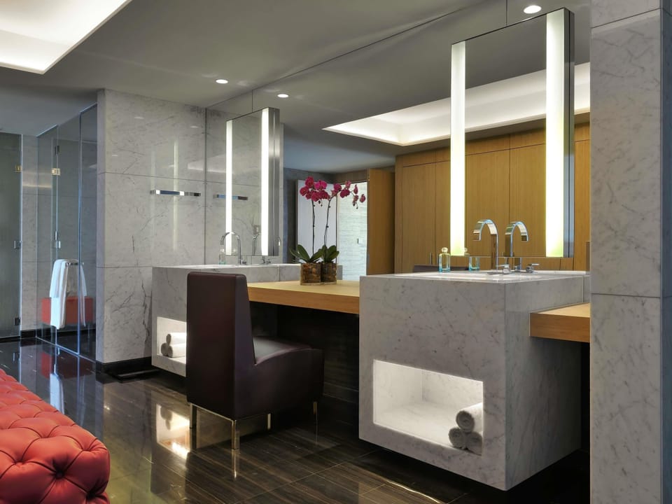 Royal Suite, 1 King Bed, Club Millésime access (Burj KhalifaView) | Premium bedding, down comforters, minibar, in-room safe