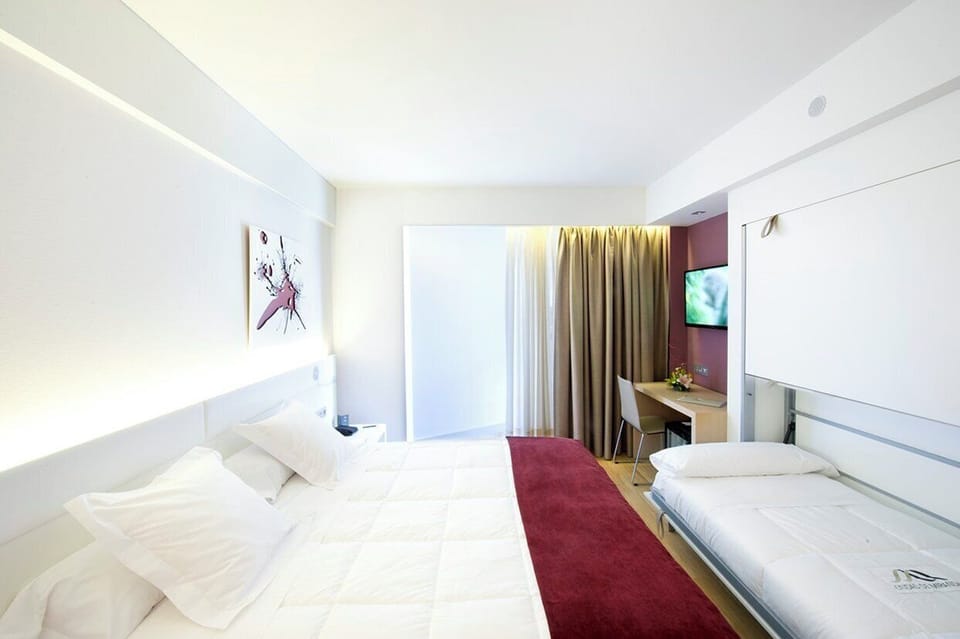 Premium bedding, minibar, in-room safe, desk