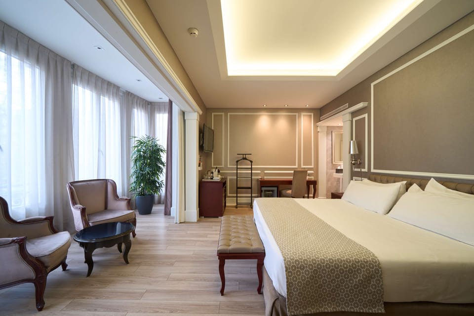 Minibar, in-room safe, desk, blackout drapes