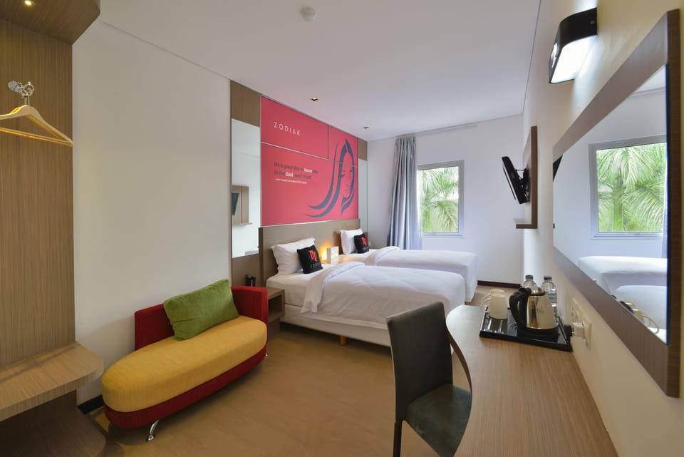 In-room safe, desk, free WiFi