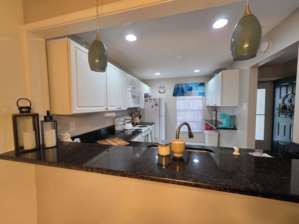 bar top /kitchen