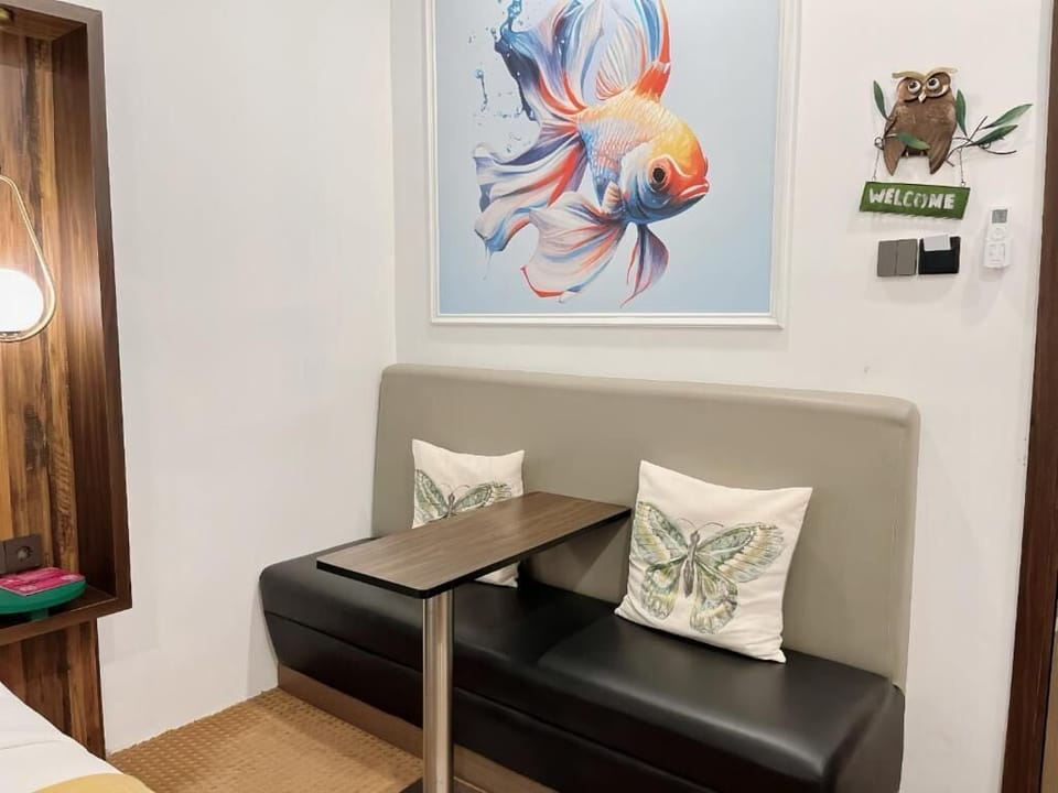 Executive Jacuzzi Room | Free minibar, in-room safe, desk, iron/ironing board