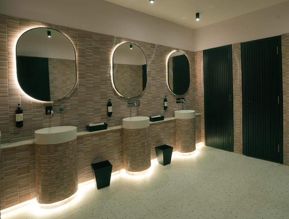 Resort Country Club, WorldHotels Distinctive Hotel in Gurugram